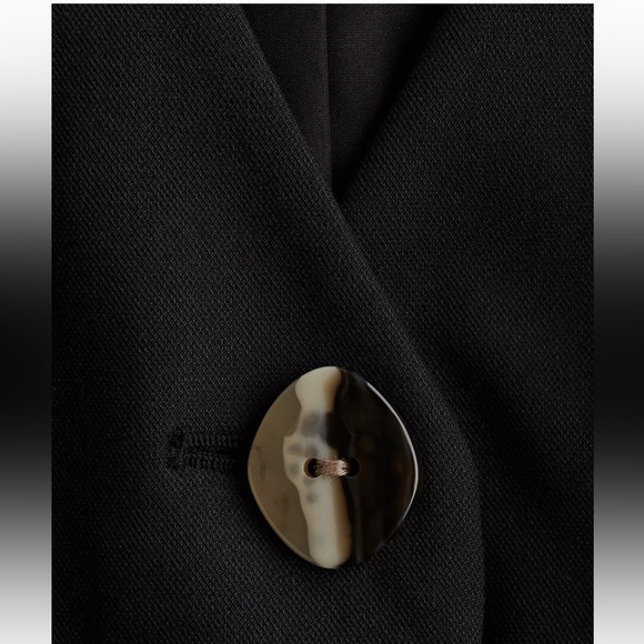 h & m • vneck vest - Picture 3 of 4